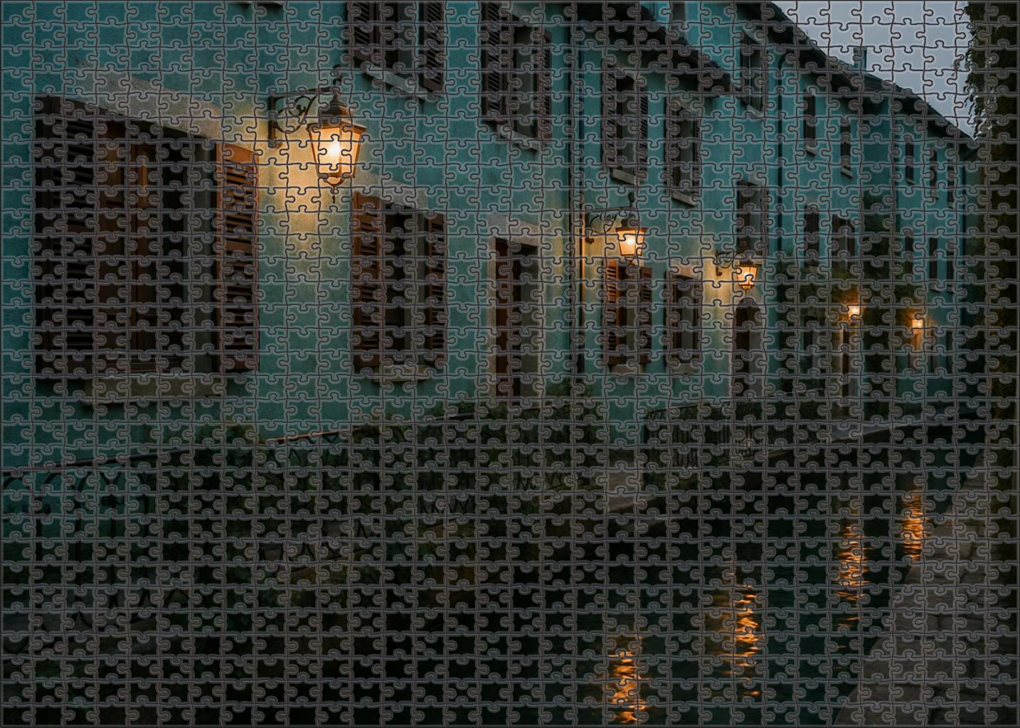 Turquoise Canal Promenade 200 Piece Puzzle