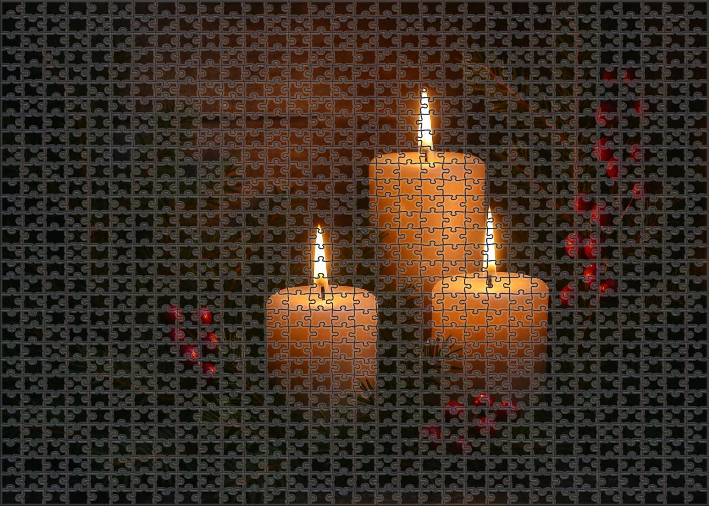 Candlelit Evergreen Nook 1000 Piece Puzzle