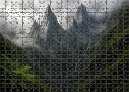 Sapphire Hollow Range 300 Piece Puzzle