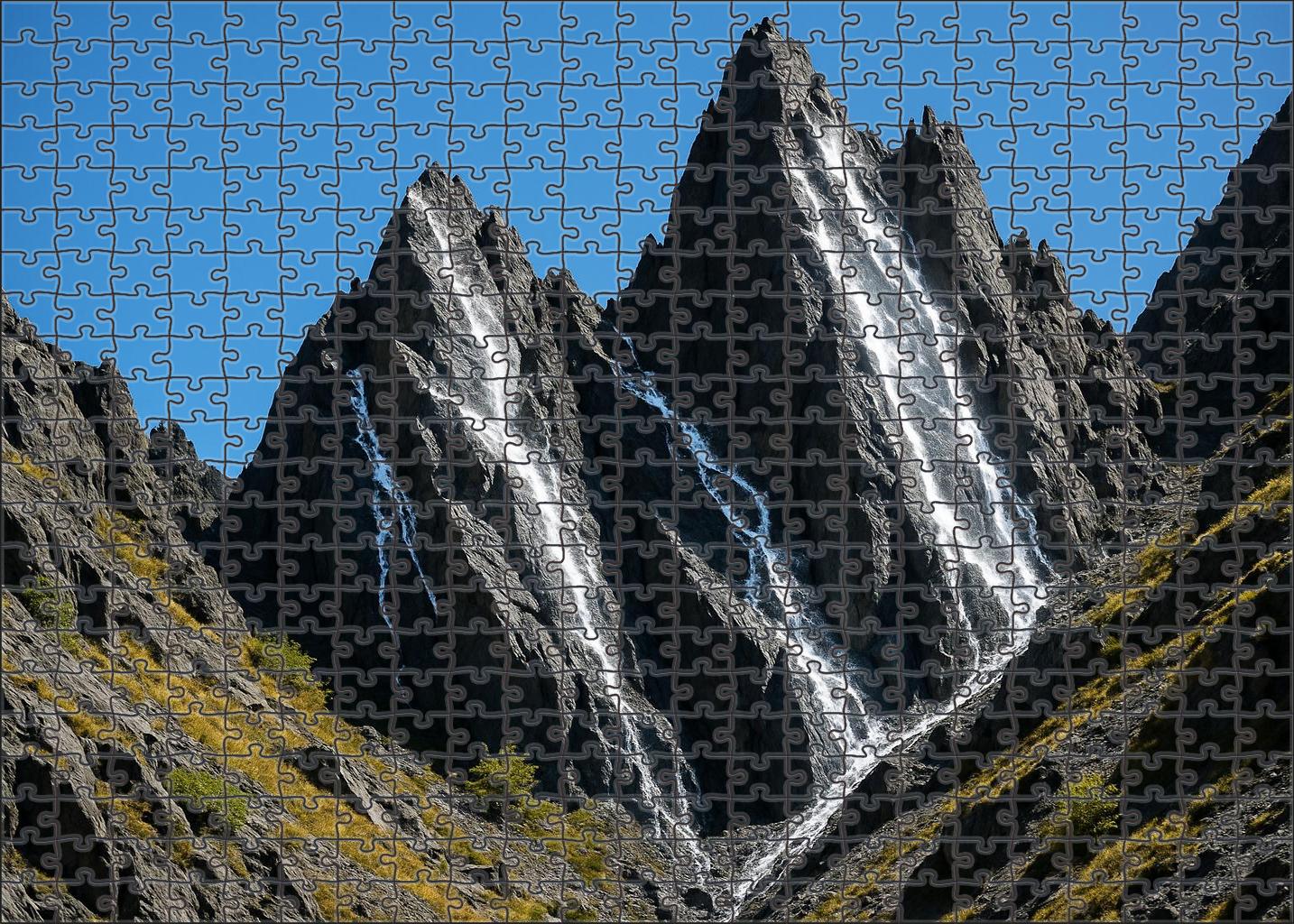 Silver Quartz Ridge Puzzle Collection