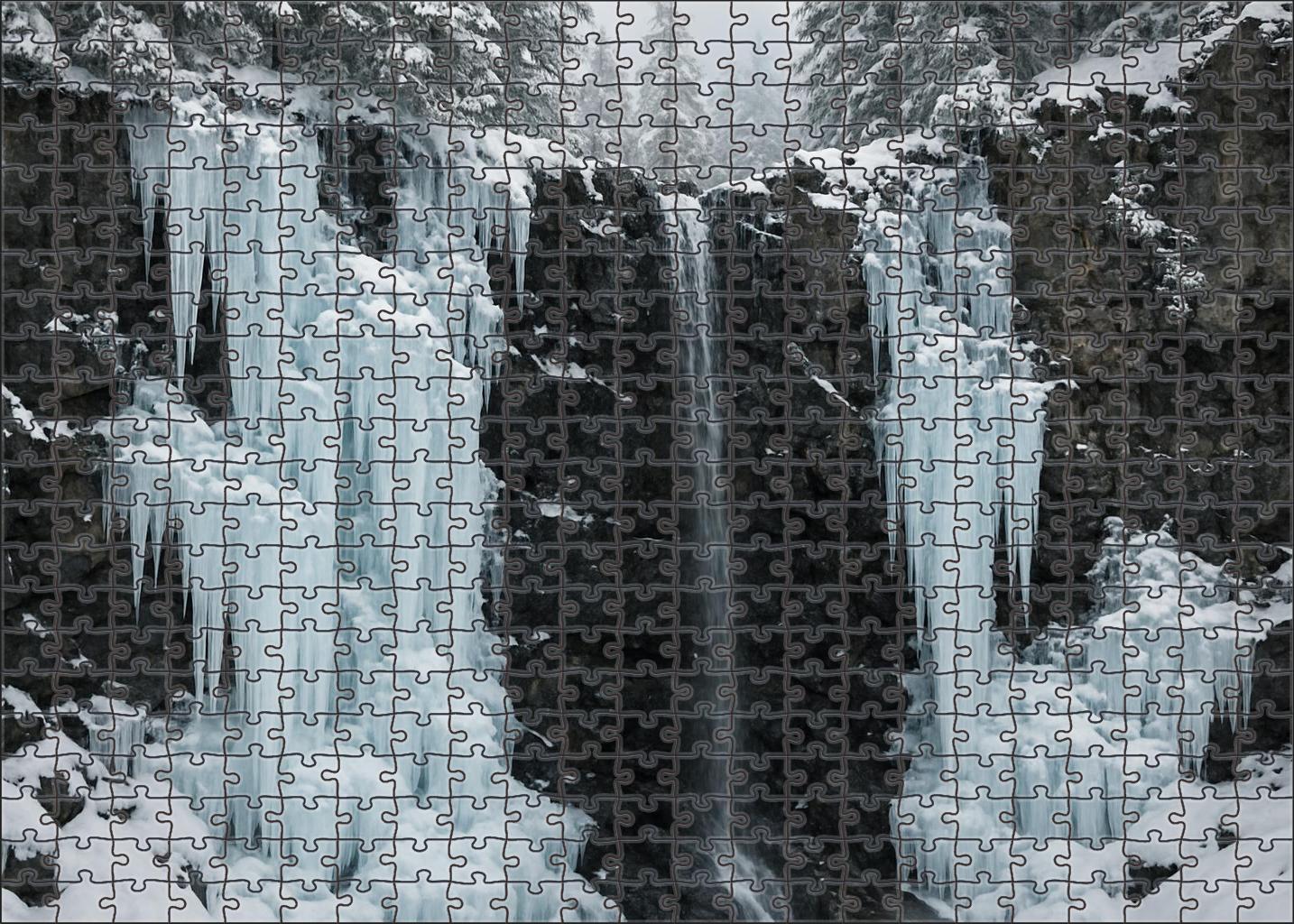 Frozen Sapphire Veil 100 Piece Puzzle