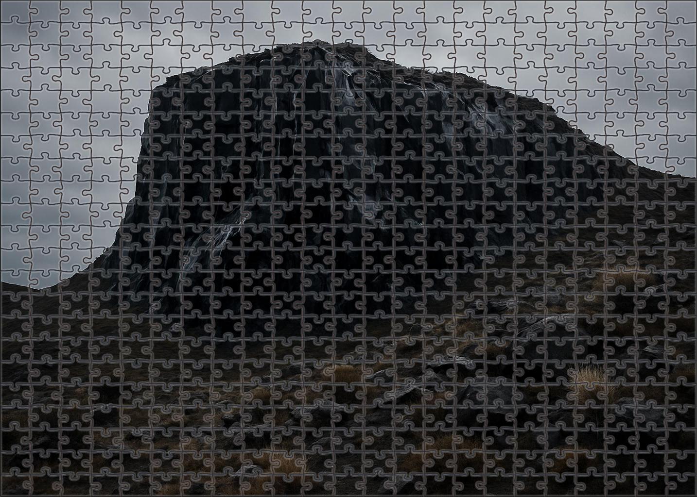 Obsidian Ridge Wall 200 Piece Puzzle