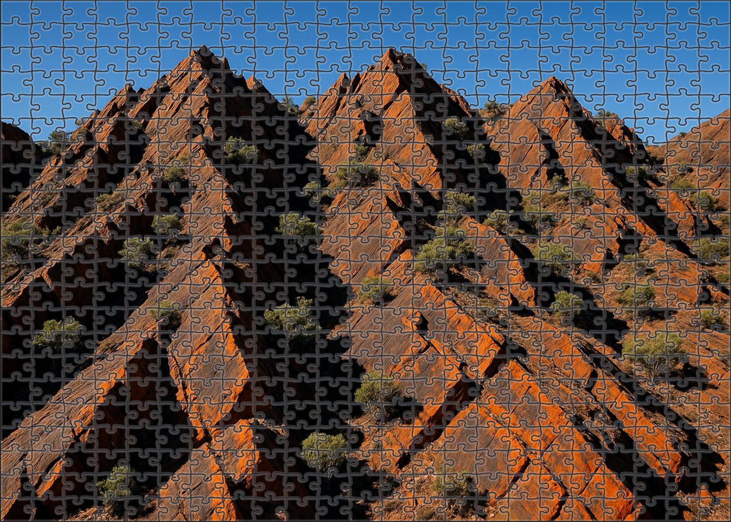 Iron Vein Crags 300 Piece Puzzle