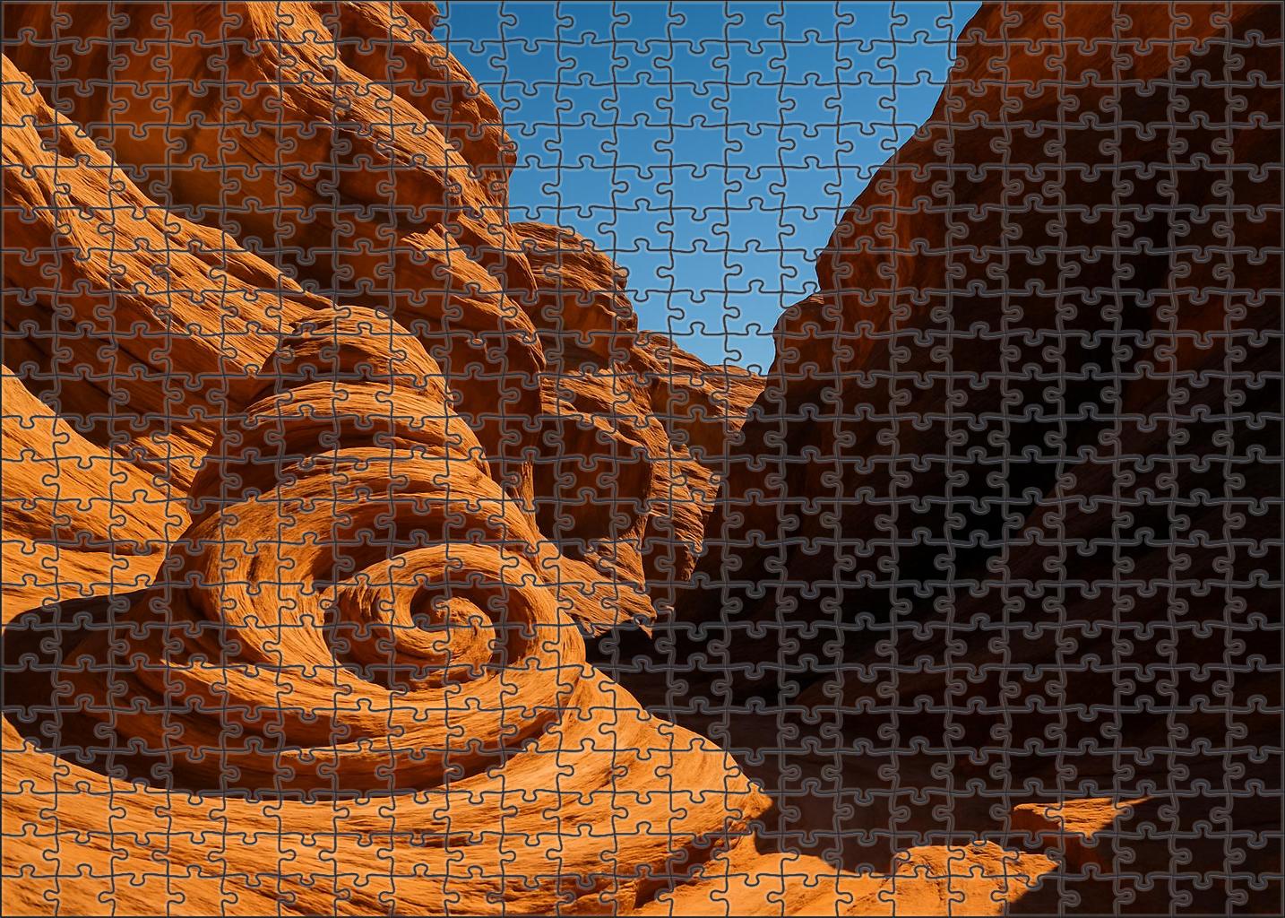 Sunlit Canyon Spiral 200 Piece Puzzle