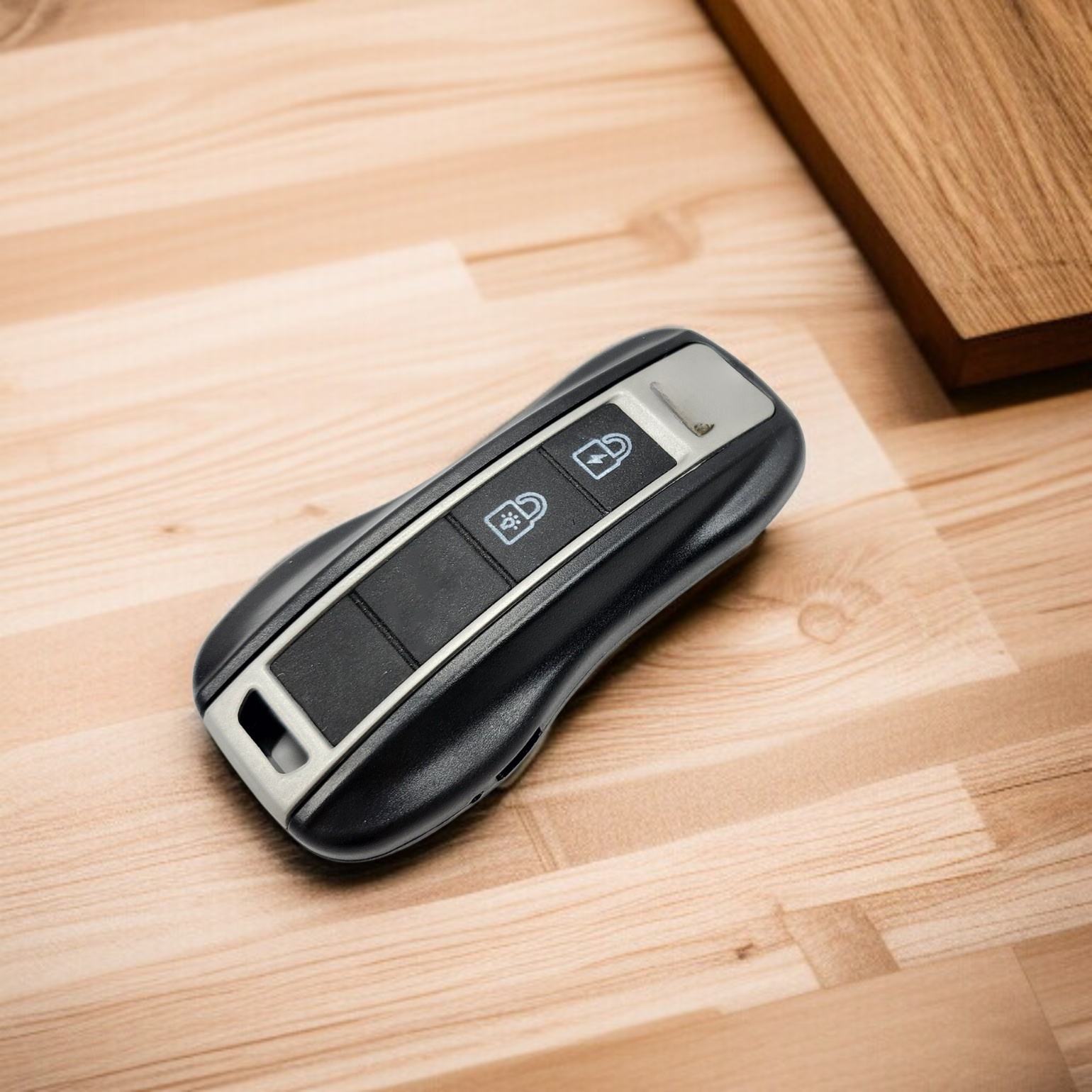 Multifunktionaler Selbstverteidigungs-Taschenlampen-Schlüsselanhänger