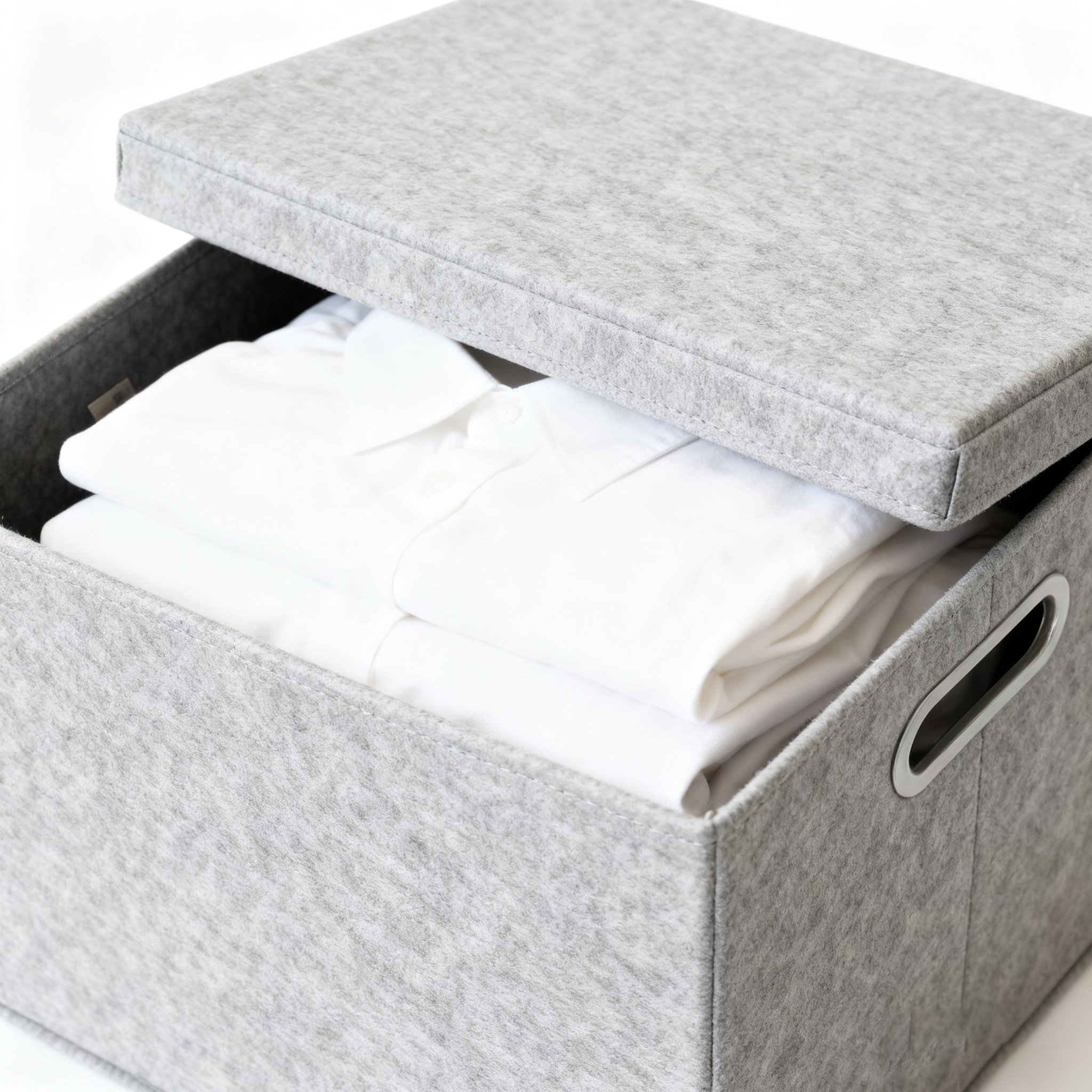 Boîte de rangement élégante sur une étagère