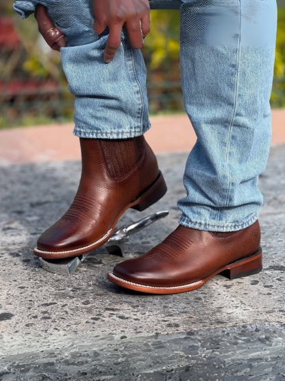 Men's Cowboy Bootie In Bull Last