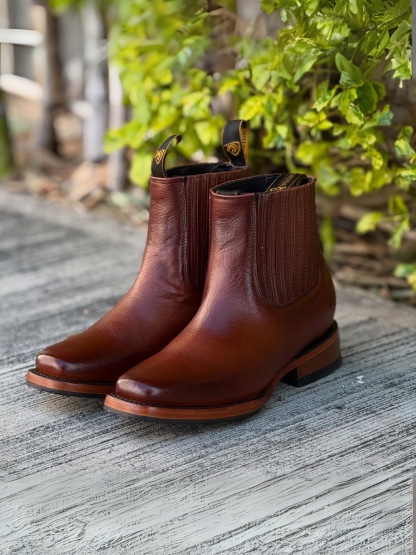 Elegant Men's Ankle Boots In Original Cowhide Leather