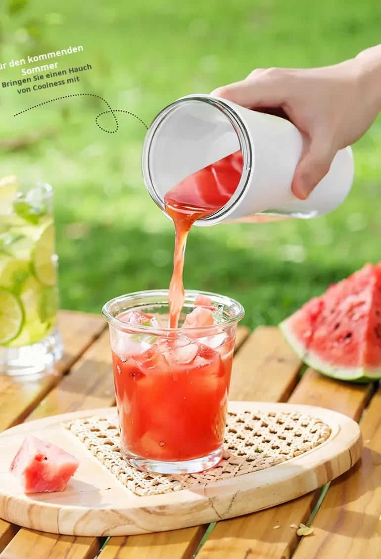 Praktischer Haushaltssaftbecher mit USB-Ladung