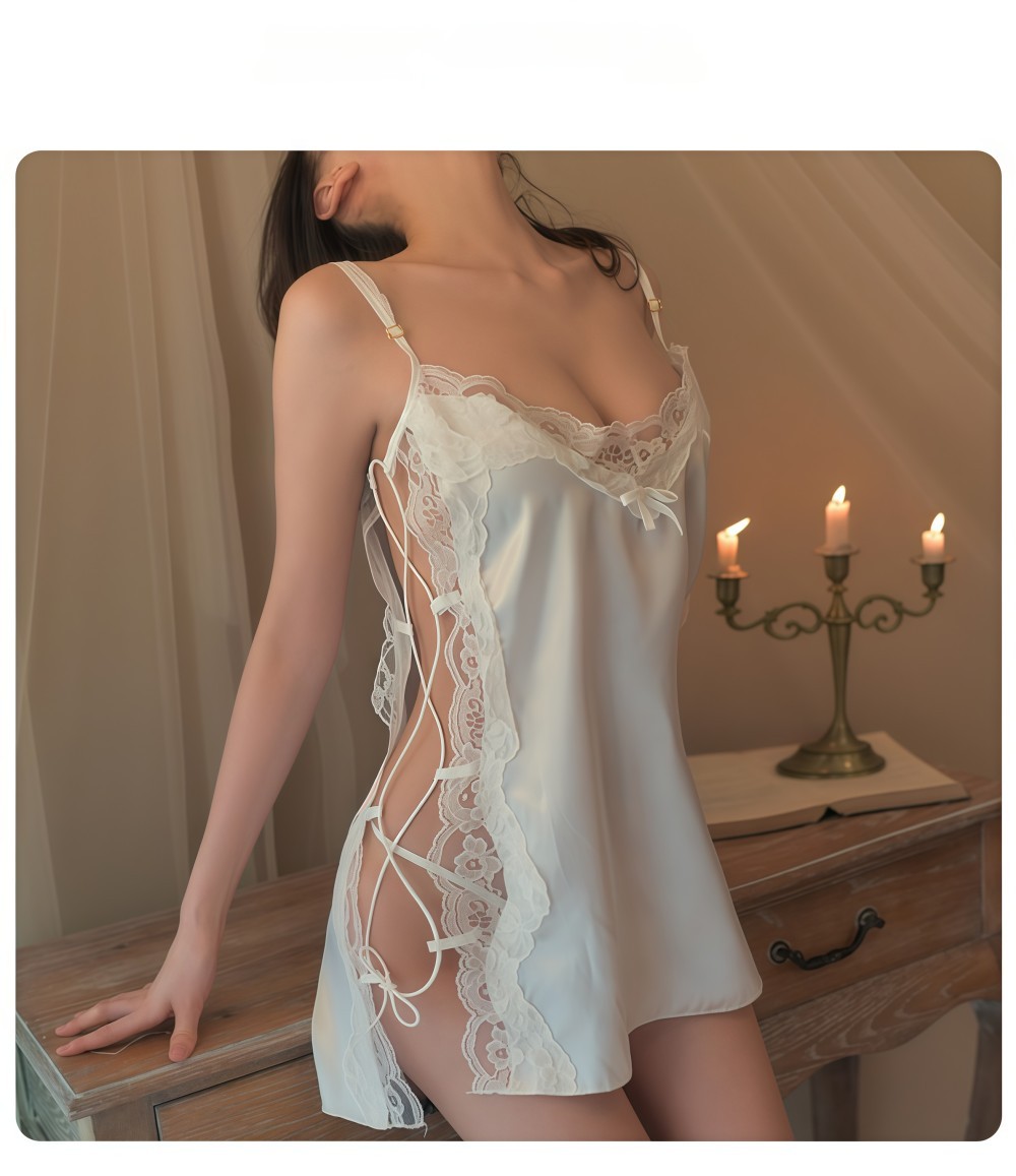 SD-GIFT I Silky Spaghetti Strap Nightdress