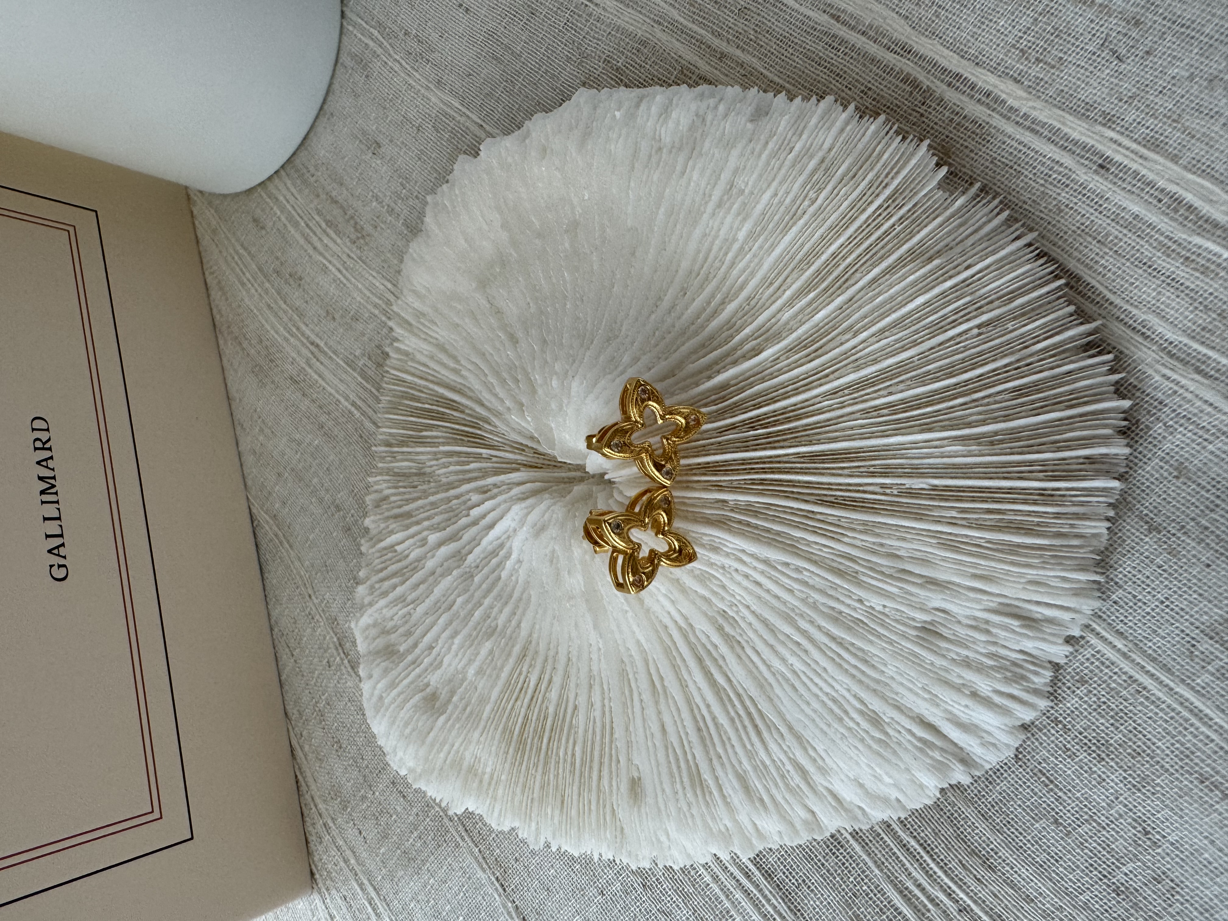 Bestseller Clover Earrings - Hypoallergenic Gold Plated Studs with Crystal Pavé