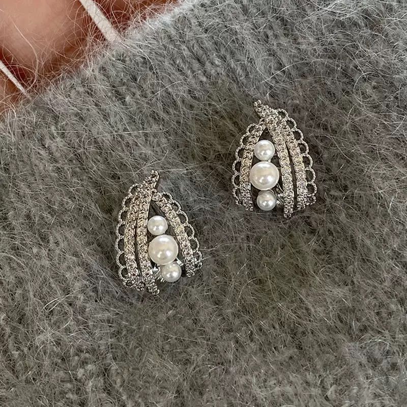Lace pearl earrings