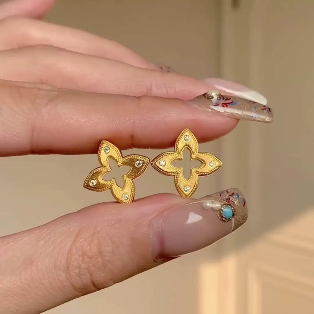 Bestseller Clover Earrings - Hypoallergenic Gold Plated Studs with Crystal Pavé