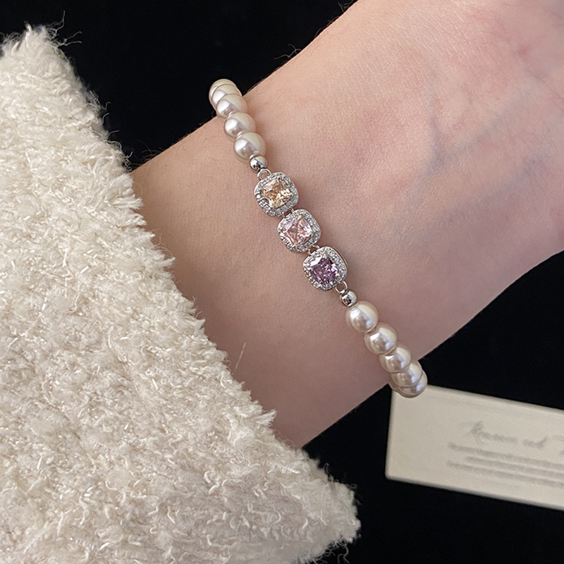 Elegant Temperament Pearl Bracelet 