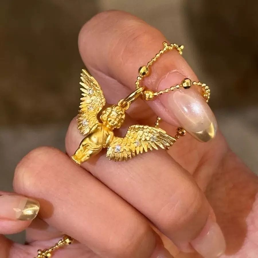 Elegant Cupid Sweater Chain