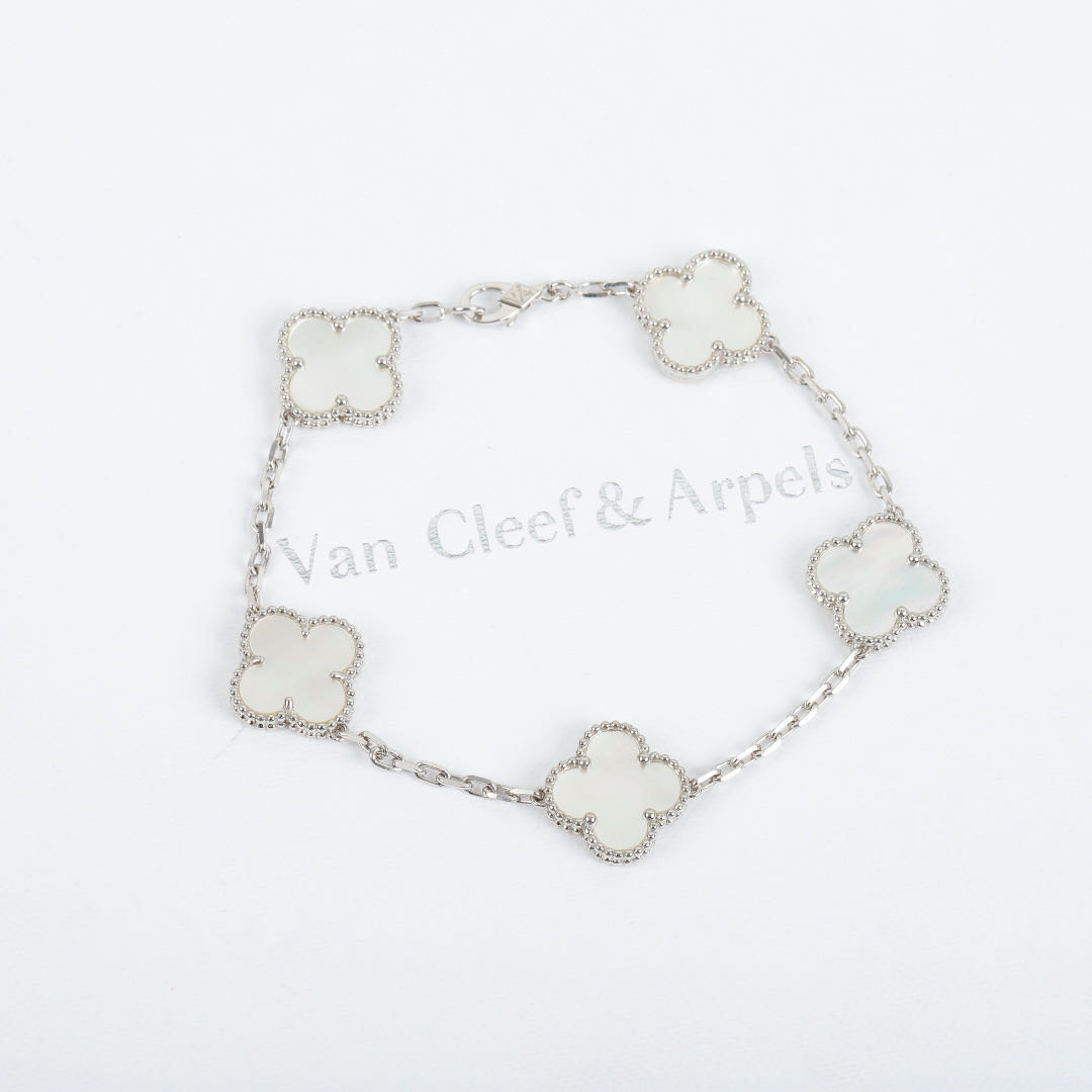 Bracelet Necklace Ring Earrings