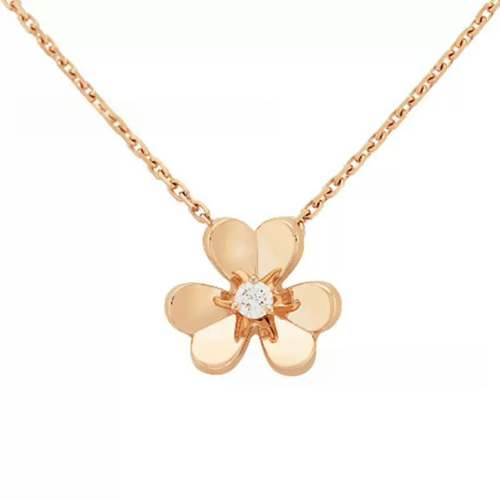 Clover petal clavicle necklace