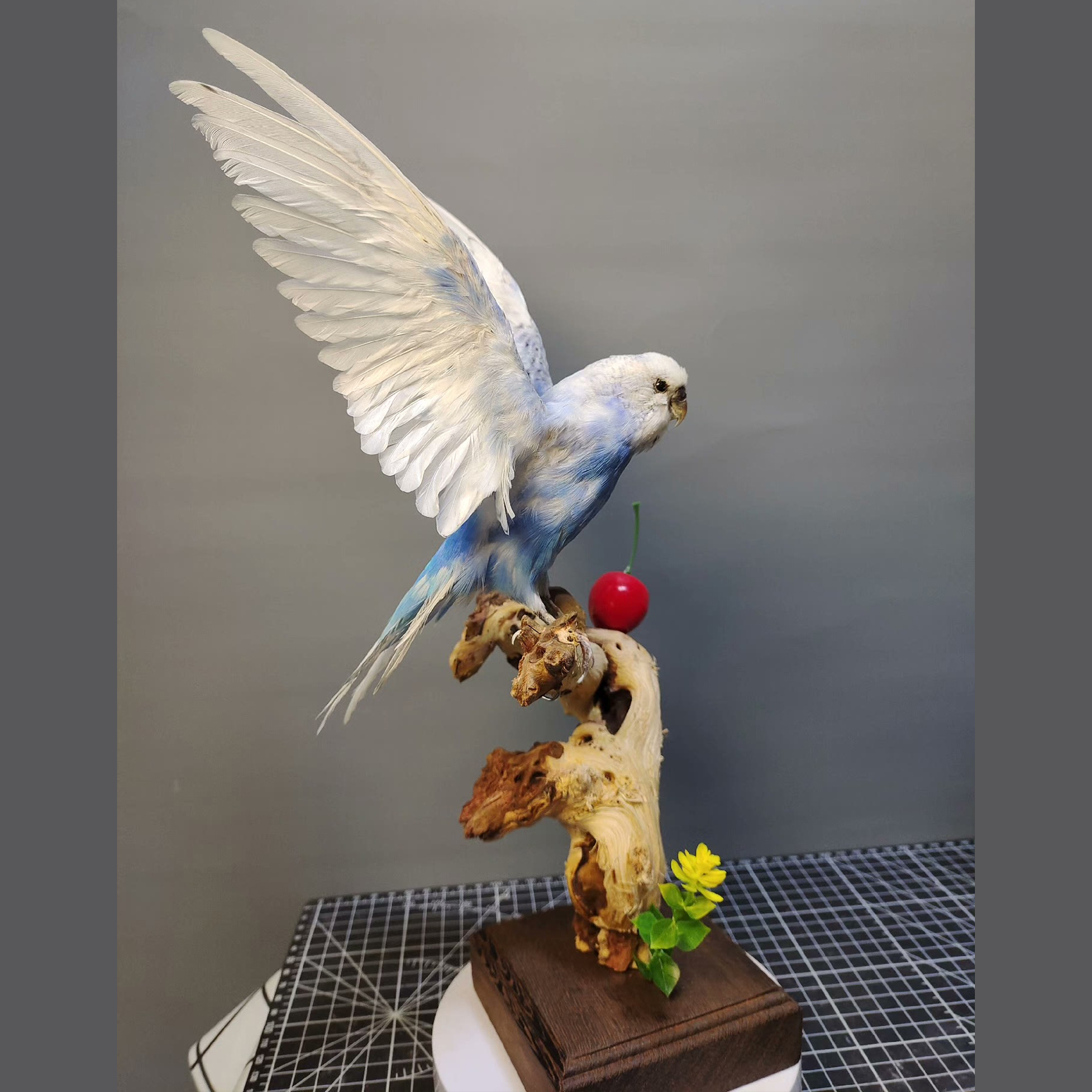 2055 Boutique series Handmade Bird Sculpture Art Home Decor Unique Animal Statue Creative Craft Collection for Wedding Christmas Halloween Gift