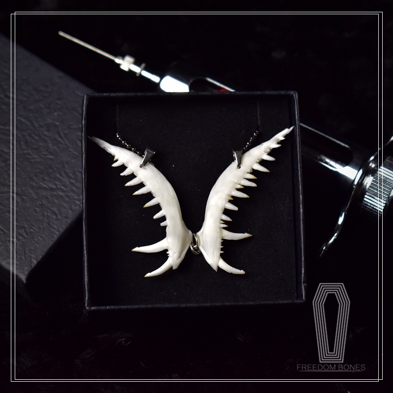 2104 Jewelry series Handmade Gothic Necklace Punk Style Bone Pendant for Men Women Alloy Chain Christmas Halloween Gift Party Goth