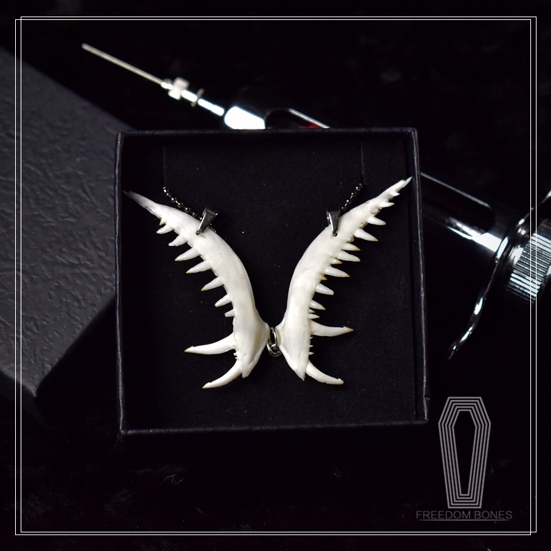 2104 Jewelry series Handmade Gothic Necklace Punk Style Bone Pendant for Men Women Alloy Chain Christmas Halloween Gift Party Goth