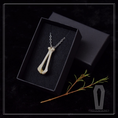 2101 Jewelry series Handmade Bone Necklace & Earrings Figurine Artisan Jewelry Unique Gothic for Halloween Christmas Gift Collectible Creative