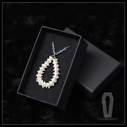 2101 Jewelry series Handmade Bone Necklace & Earrings Figurine Artisan Jewelry Unique Gothic for Halloween Christmas Gift Collectible Creative