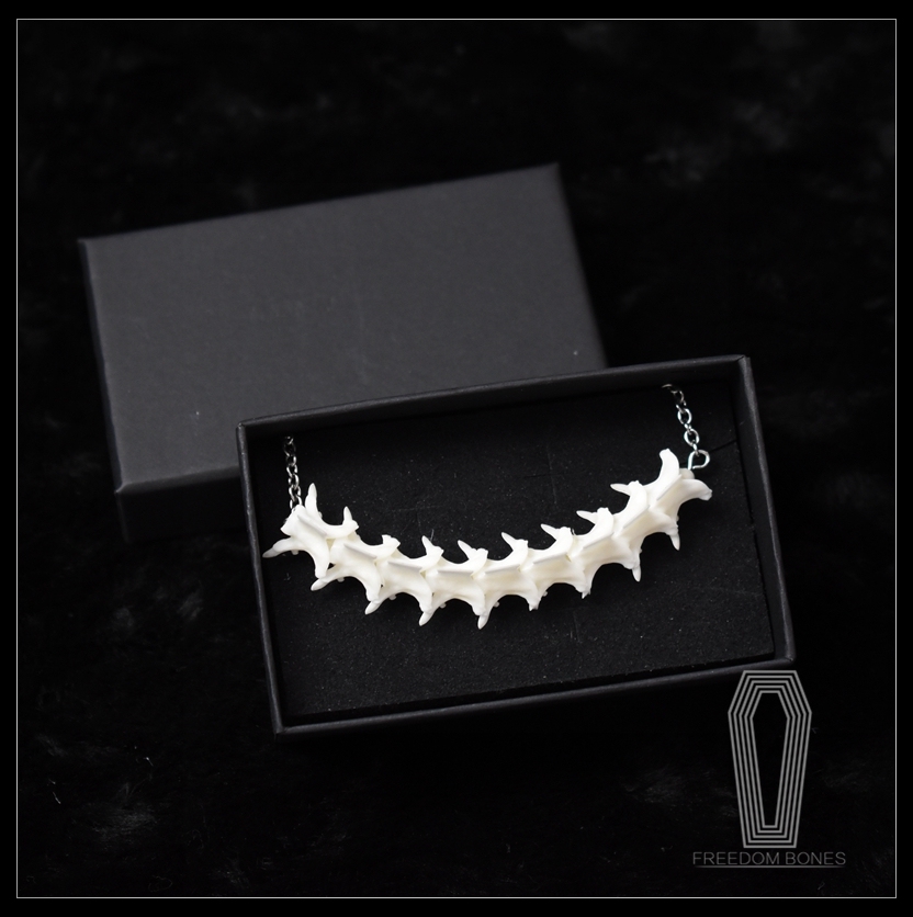 2101 Jewelry series Handmade Bone Necklace & Earrings Figurine Artisan Jewelry Unique Gothic for Halloween Christmas Gift Collectible Creative