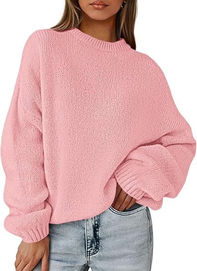 2025 Holiday Outfit: Women's fashionable, casual, loose-fitting, long-sleeved, chunky knit winter pullover sweater.