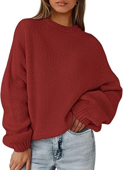 2025 Holiday Outfit: Women's fashionable, casual, loose-fitting, long-sleeved, chunky knit winter pullover sweater.