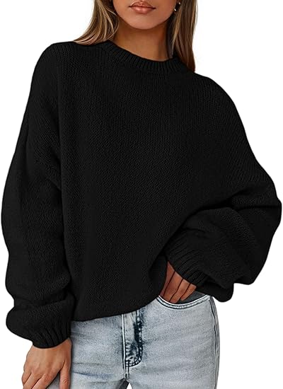2025 Holiday Outfit: Women's fashionable, casual, loose-fitting, long-sleeved, chunky knit winter pullover sweater.