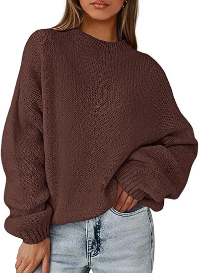 2025 Holiday Outfit: Women's fashionable, casual, loose-fitting, long-sleeved, chunky knit winter pullover sweater.