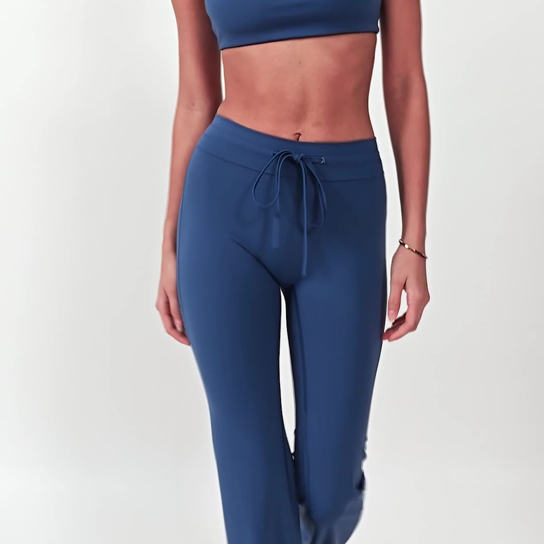 Ombreezy High-Waist Flared Yoga Trousers with Sculpting Fit"