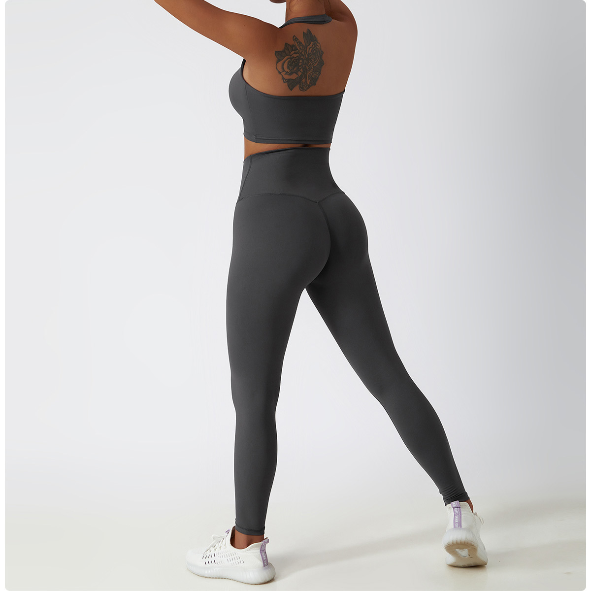 Ombreezy Halter Neck Breathable Sports Bra