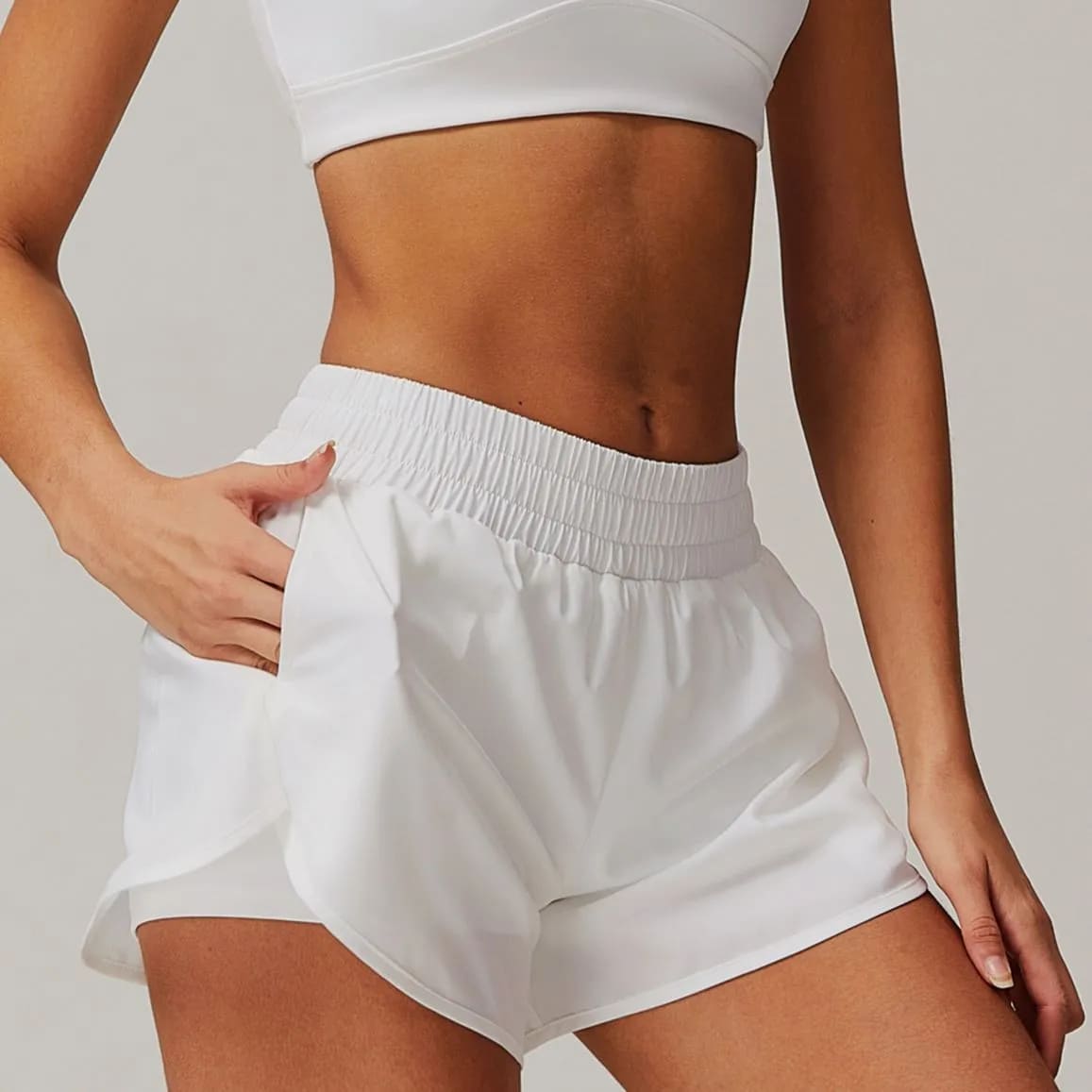 Omnbreezy Pocketed Quick-Dry Yoga Shorts 