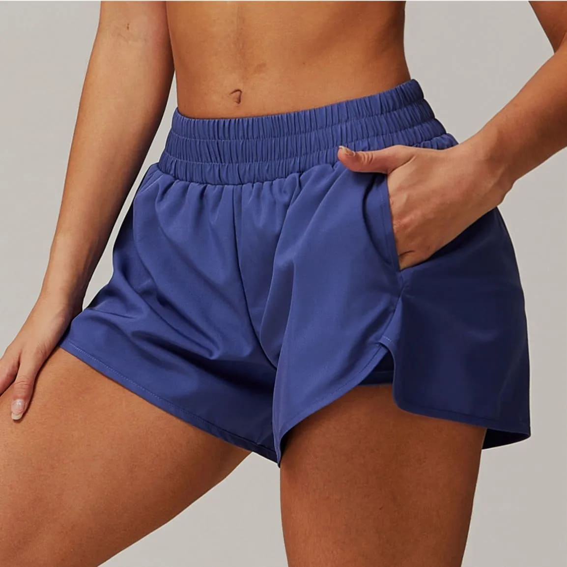 Omnbreezy Pocketed Quick-Dry Yoga Shorts 