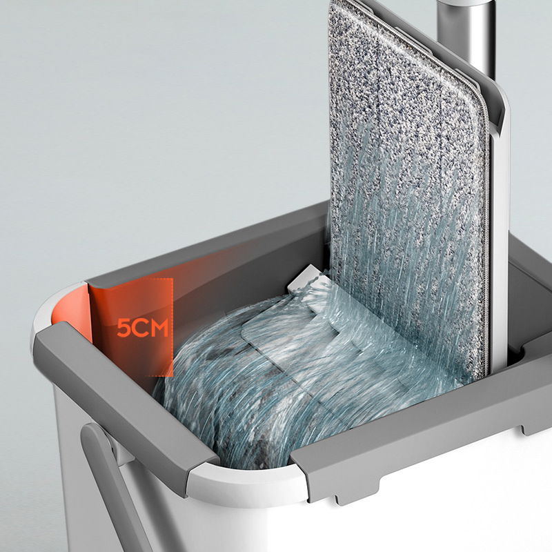 Hands-free wet and dry mop