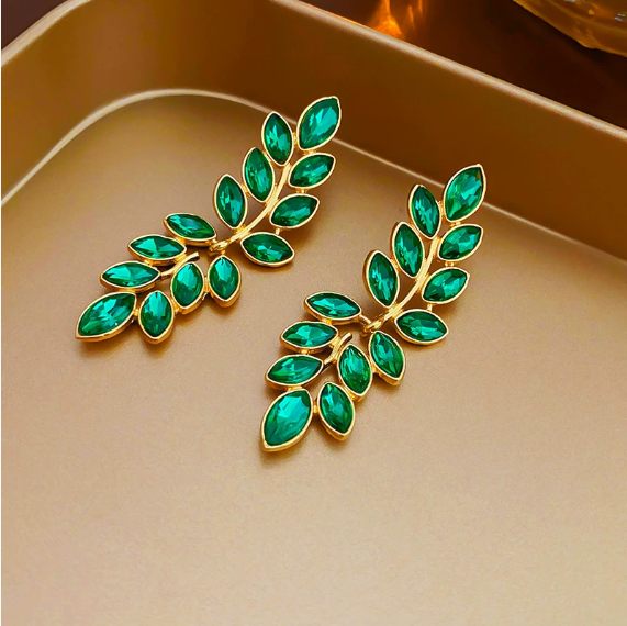 Retro green leaf earrings