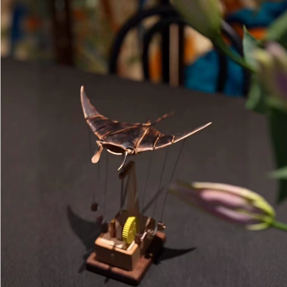 ⚡Electric biomimetic manta ray ornament