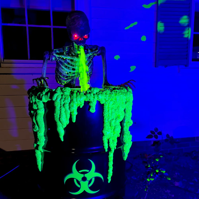 Halloween Skull Poison Barrel