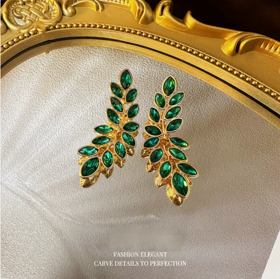 Retro green leaf earrings
