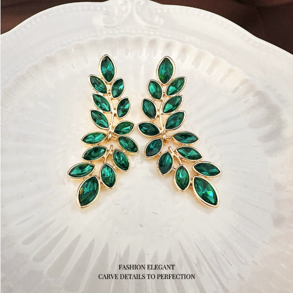 Retro green leaf earrings