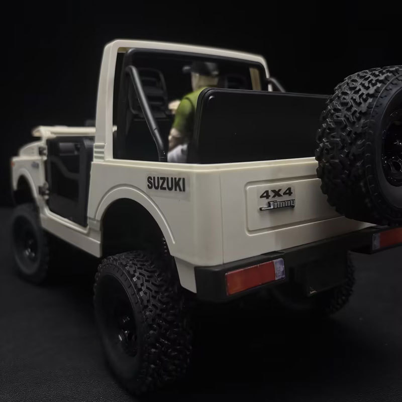 1:10 Suzuki Jimny JA11 Scale Off-Road Crawler | Custom RC with 3D-Printed Moving Driver Figure, Ready-to-Run
