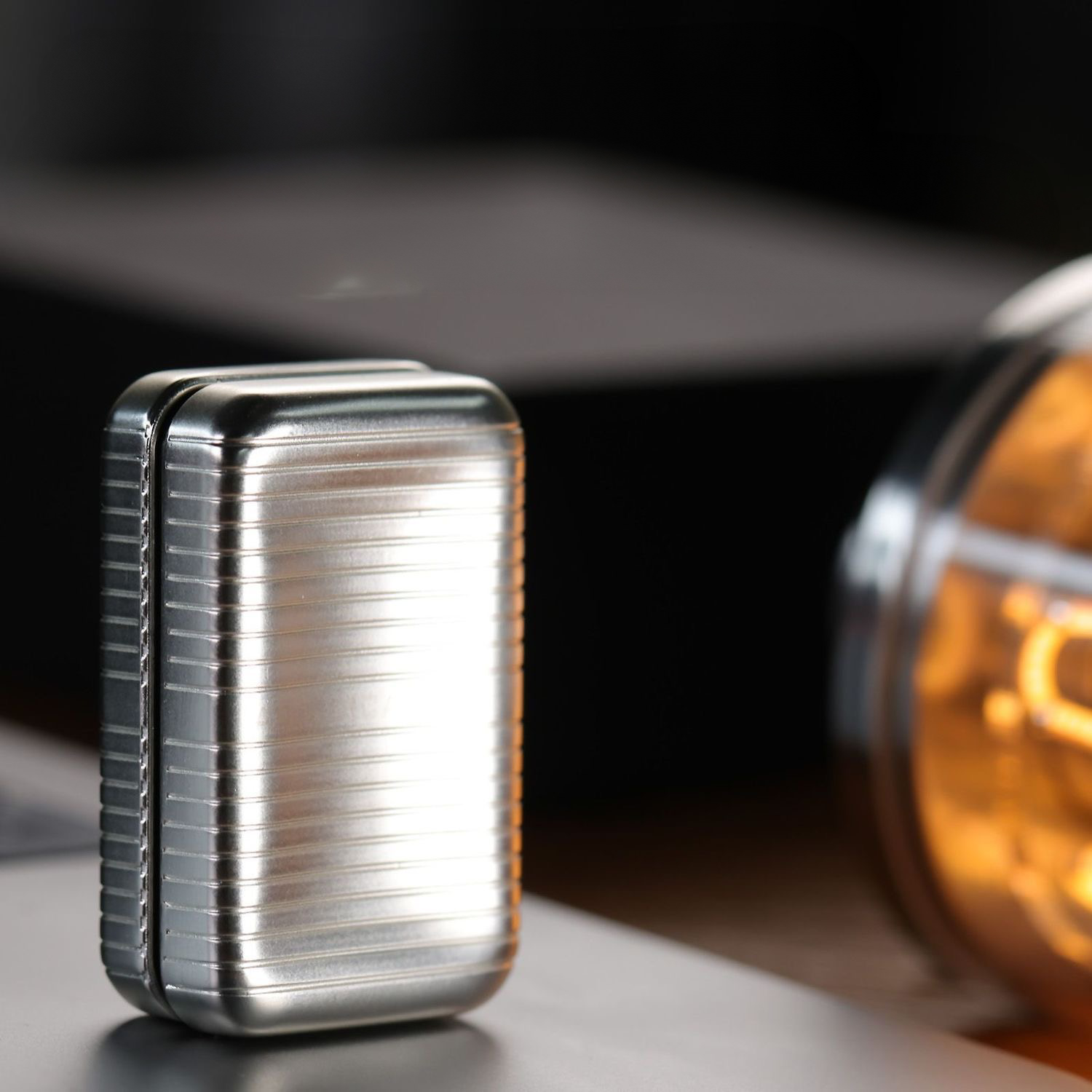 Soap Dish Style Infinite-Position Push Card