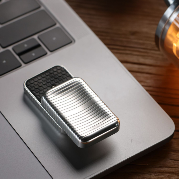 Soap Dish Style Infinite-Position Push Card