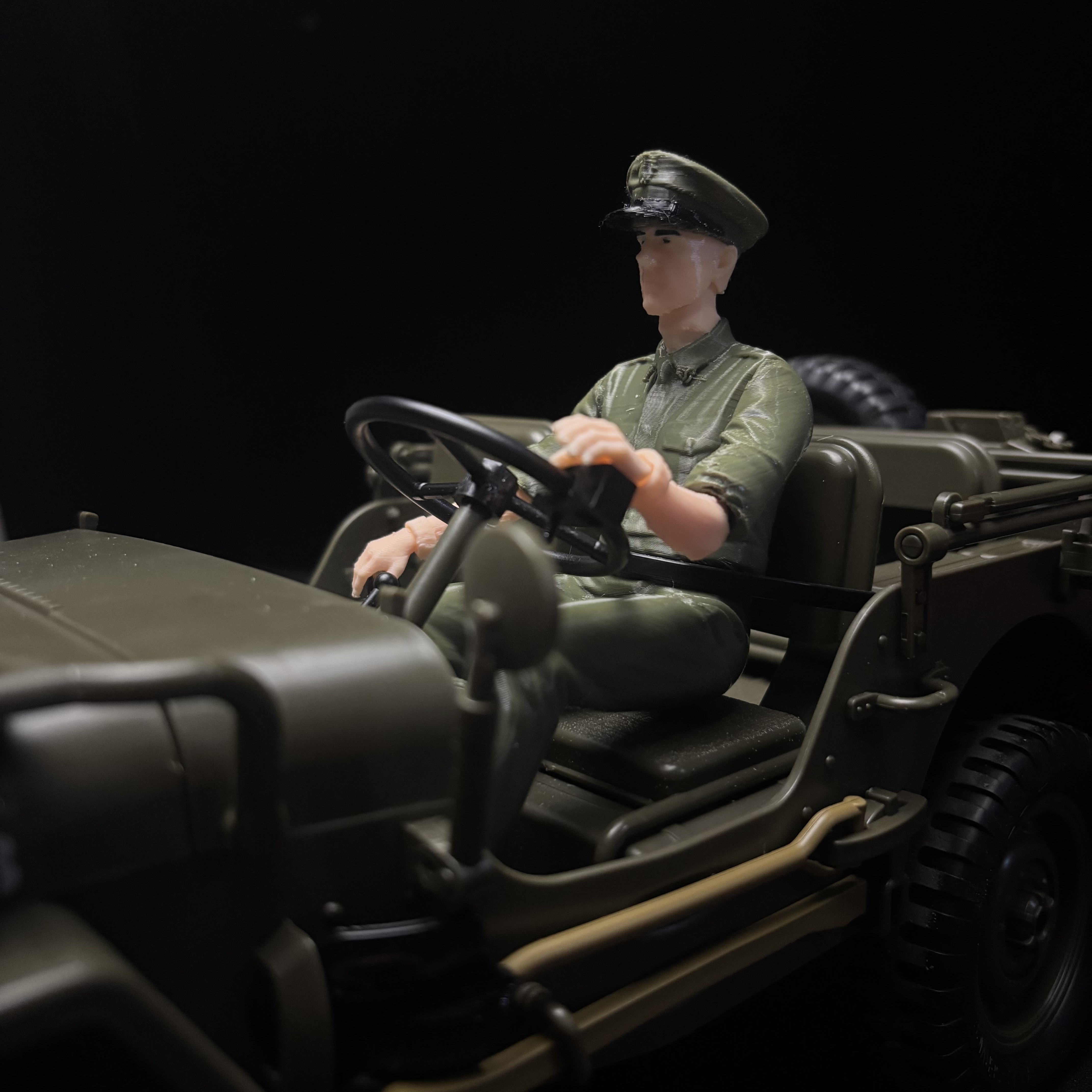 RC upravený model vojenského jeepu Willys z druhé světové války v měřítku 1/12 – pokračovací verze