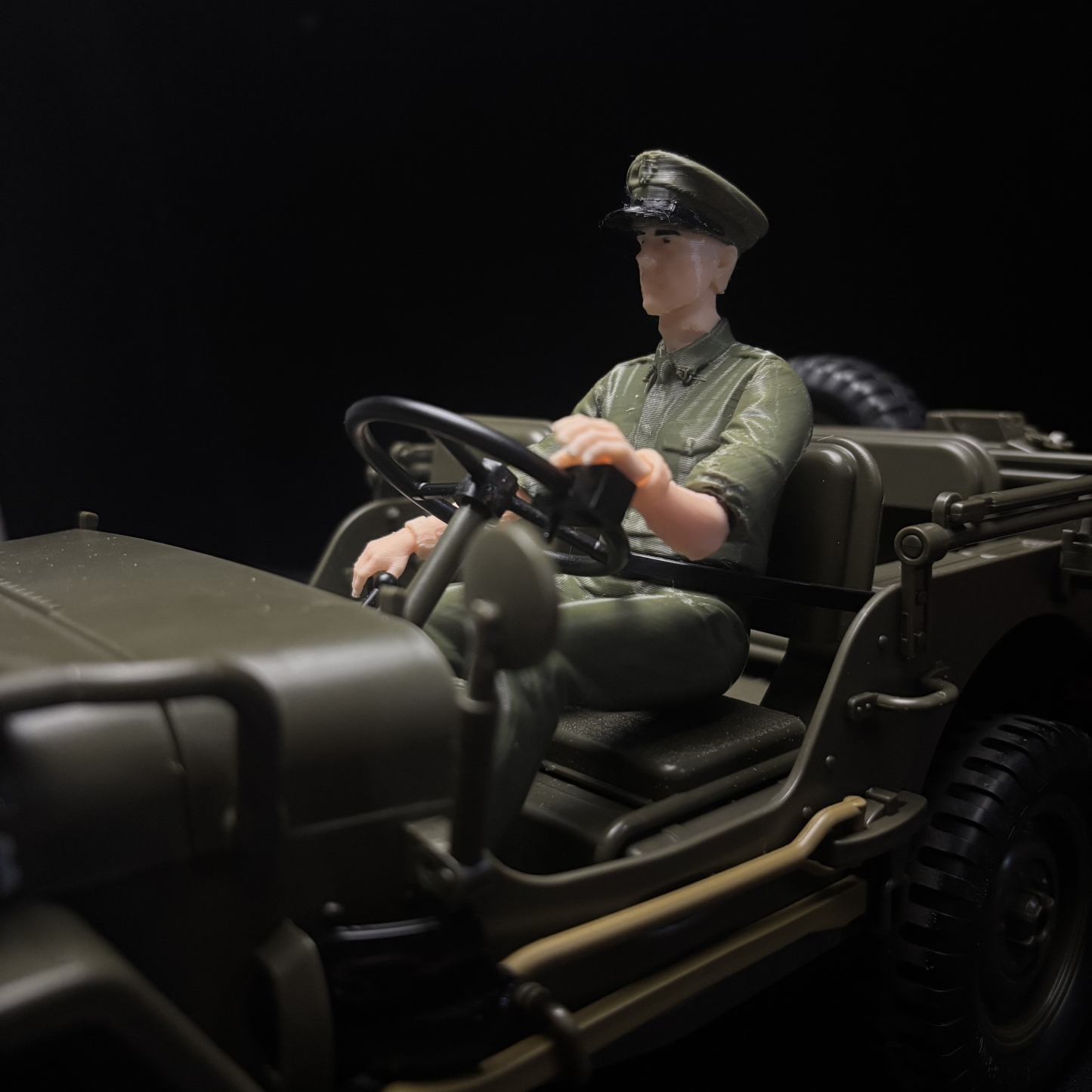 RC upravený model vojenského jeepu Willys z druhé světové války v měřítku 1/12 – pokračovací verze