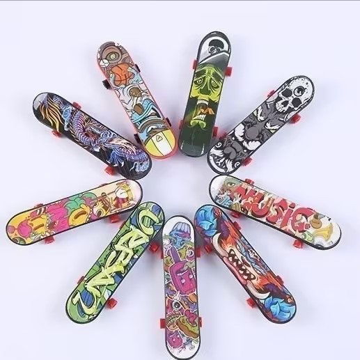 1/10 Scale RC Crawler Mini Skateboard Decoration XQJ-007
