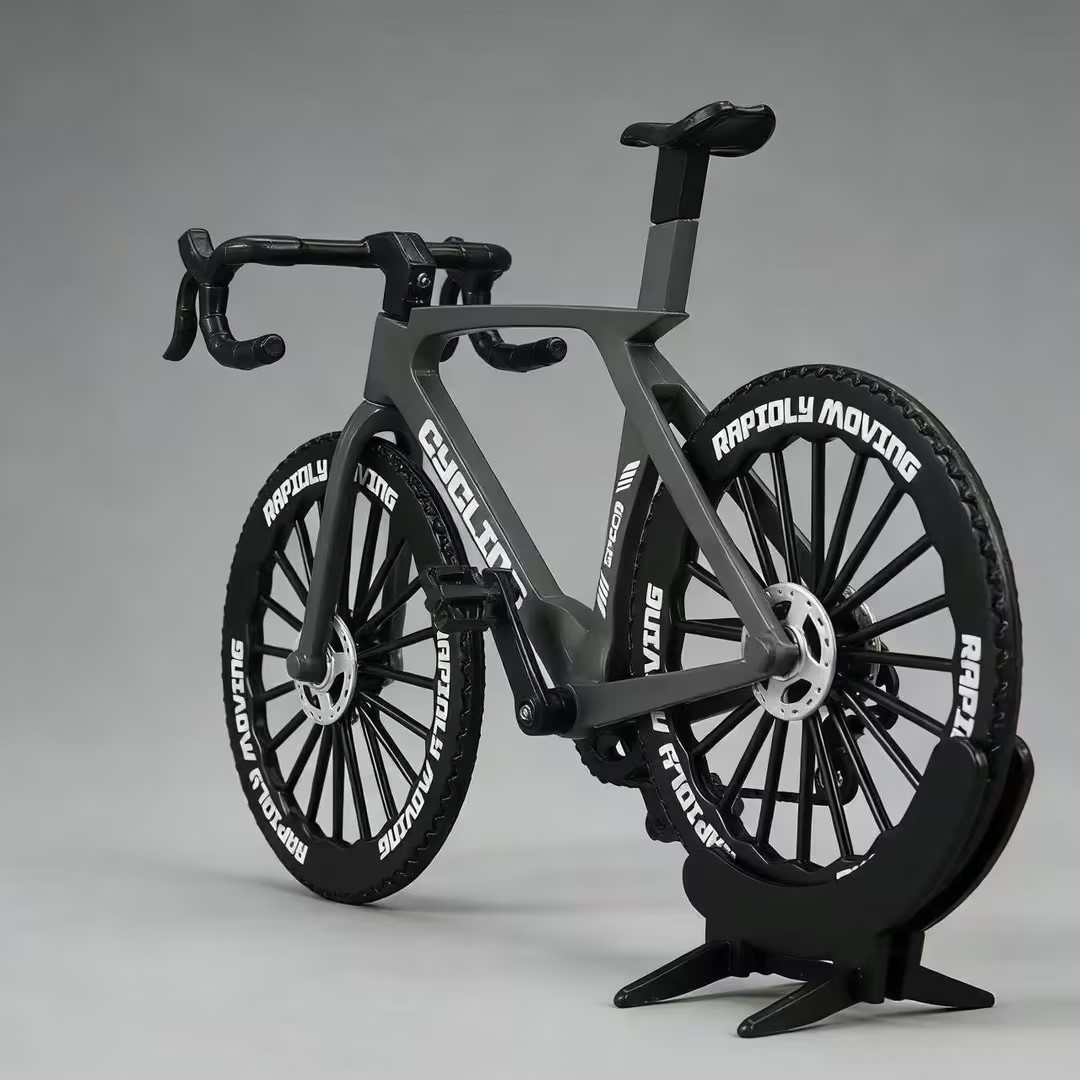 1:8 Scale RC Crawler Road Bike Model XQJ-019