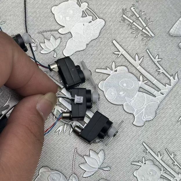 1.7g 2-Wire Servo Micro Reduction Motor DIY Ultra-Small Model Robot Reduction Motor Coreless Mini Motor  DJ9