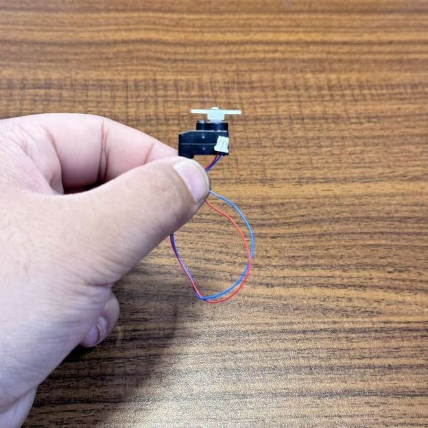 1.7g 2-Wire Servo Micro Reduction Motor DIY Ultra-Small Model Robot Reduction Motor Coreless Mini Motor  DJ9